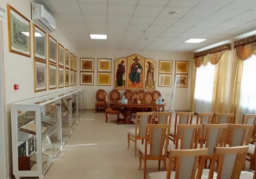 Старинные иконы в музее епархии