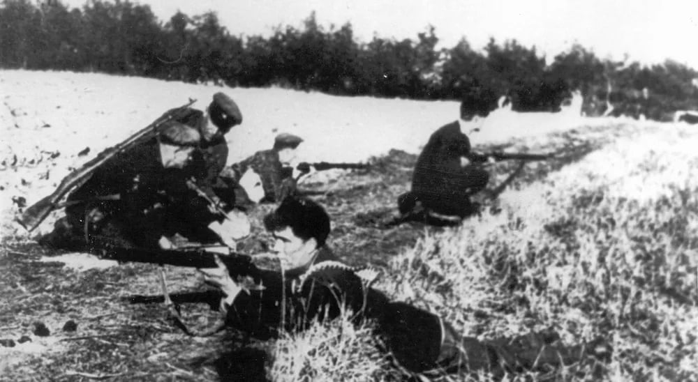 Экспозиция на территории мемориала
