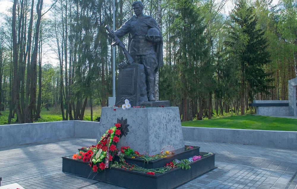 Мемориал «Ала» в лесу