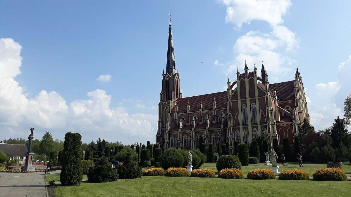 Гервяты, Гольшаны, Крево: неоготика и легенды за один день